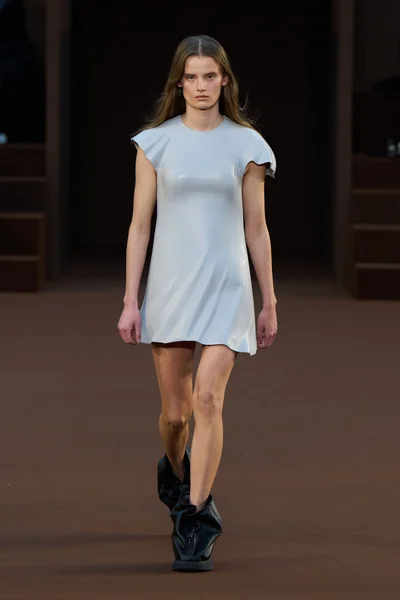 Look 3